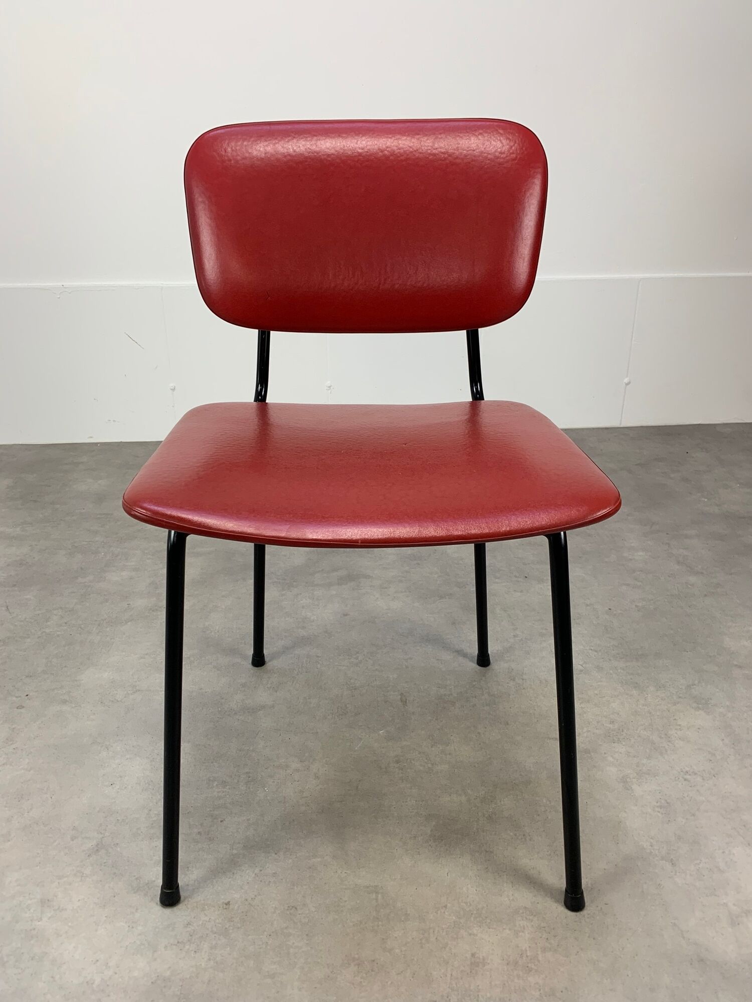 Airborne chair model Carolina Prefacto, 1950, metal and red skaï
