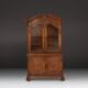 Vaisselier vitré en bois sculpté, Belgique, XVIIIe siècle