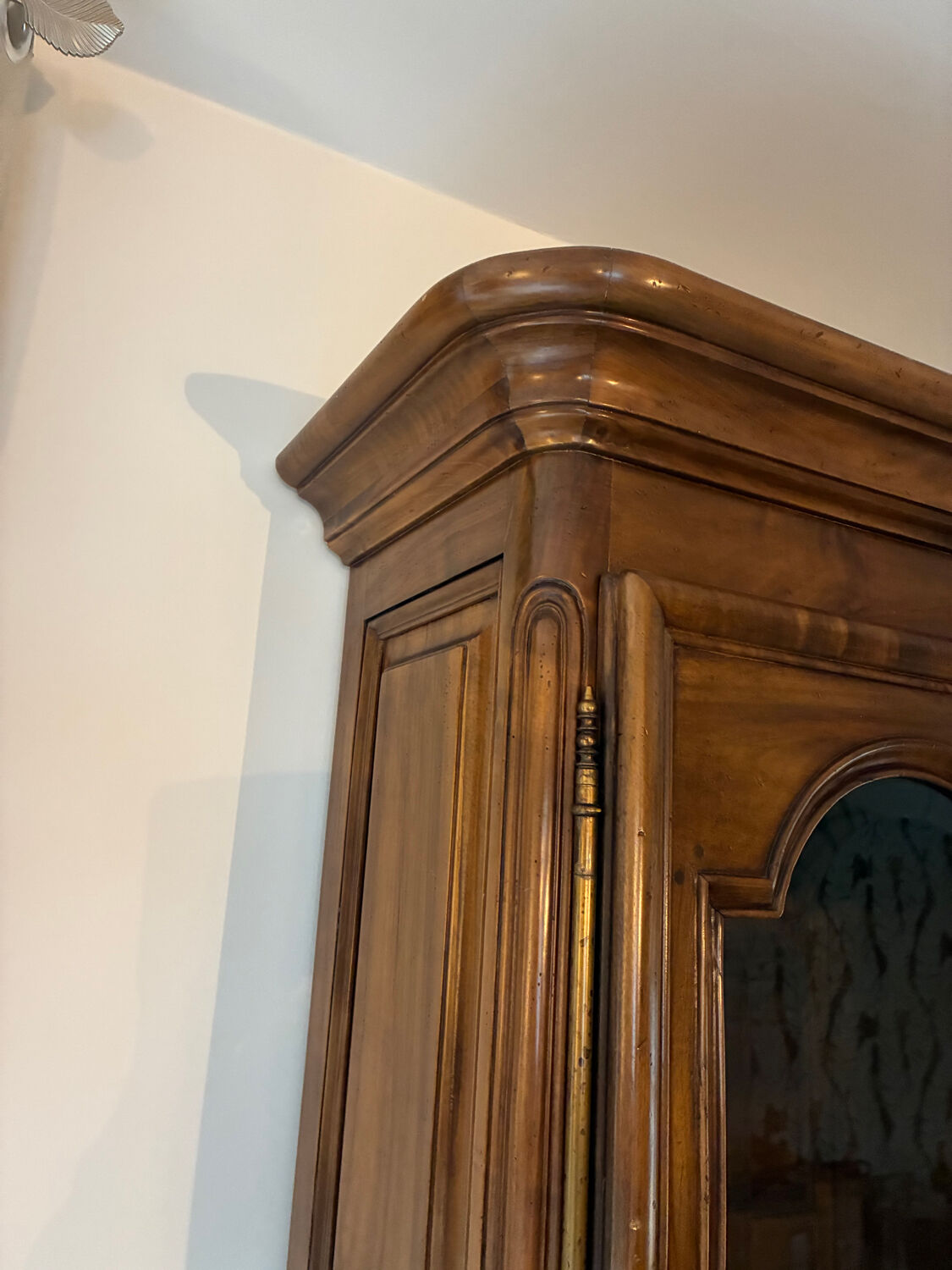 Library with 3 doors, Louis Philippe in French walnut.