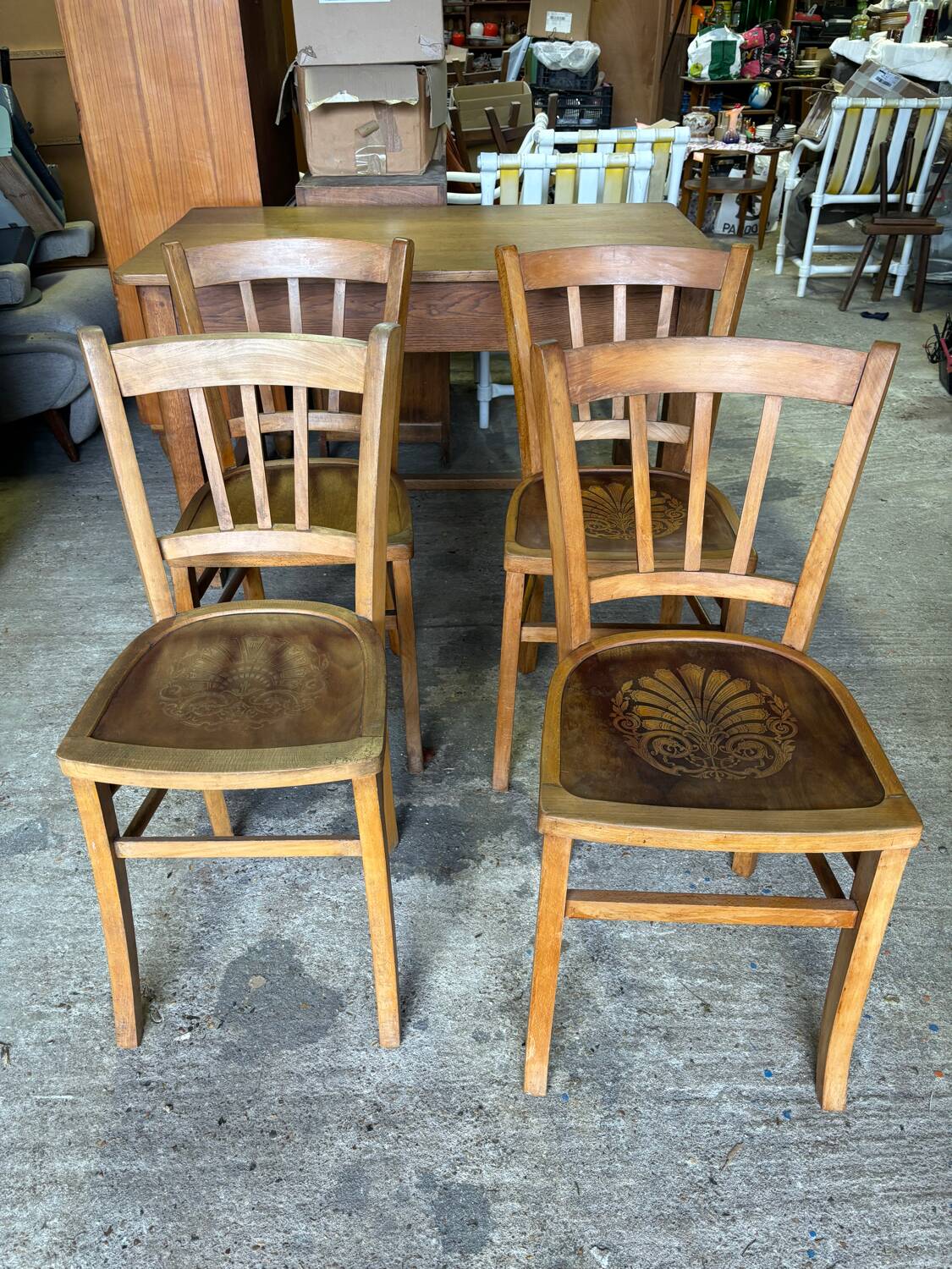 Ensemble de 4 chaises bistrot