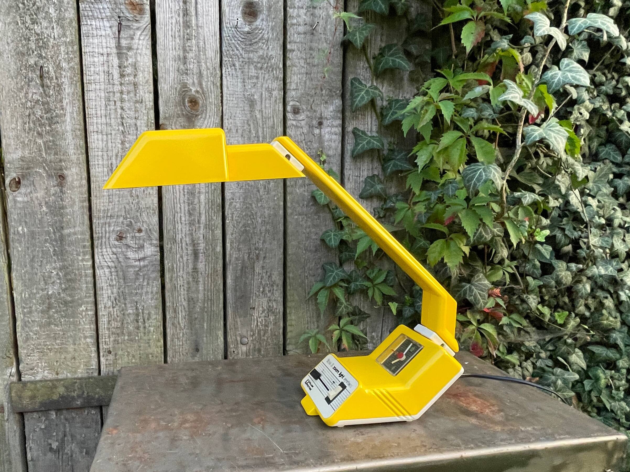 Yellow desk lamp with clock Polam Pułtusk, lata 80.
