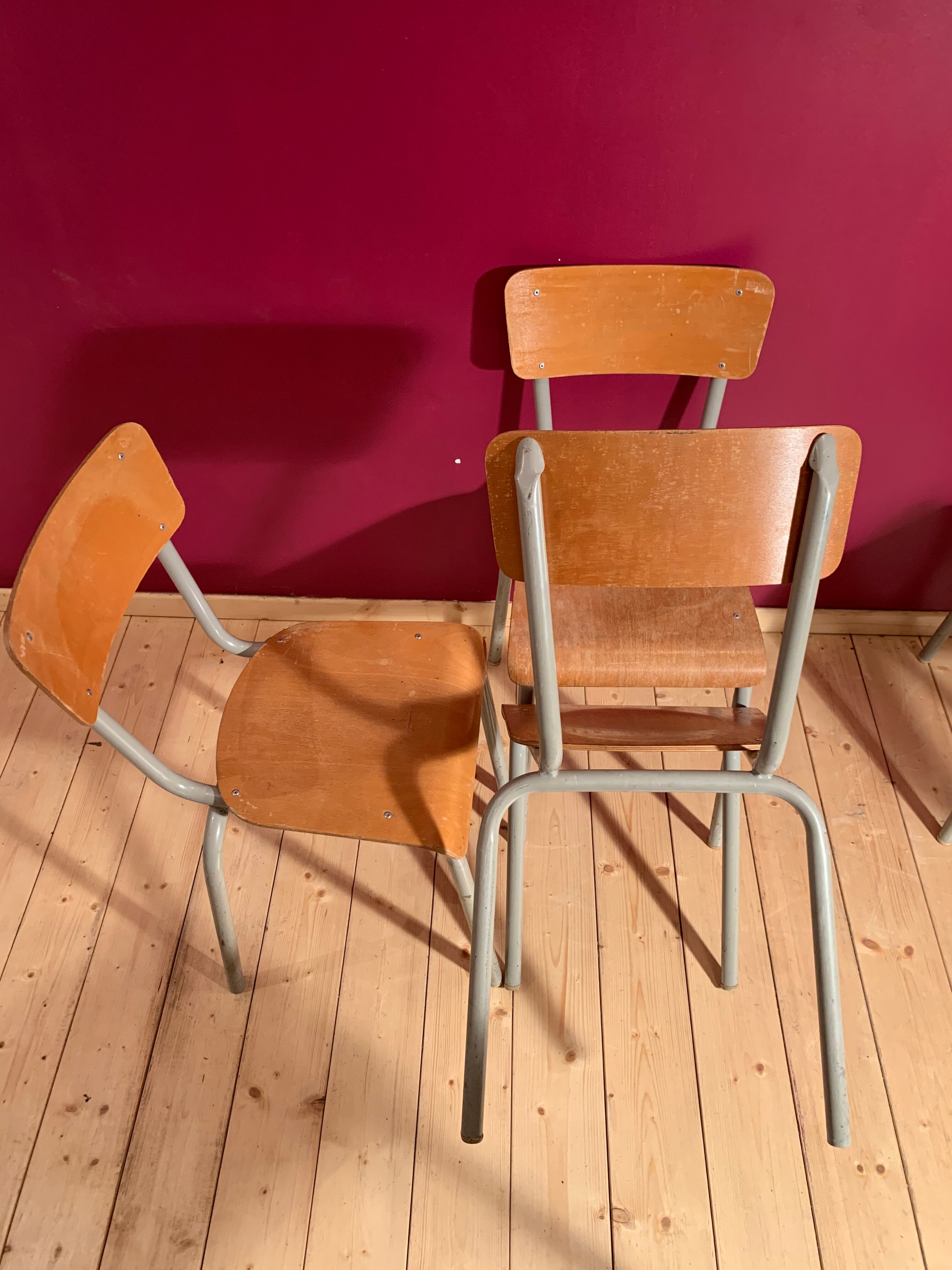 Lot of 6 mullca chairs