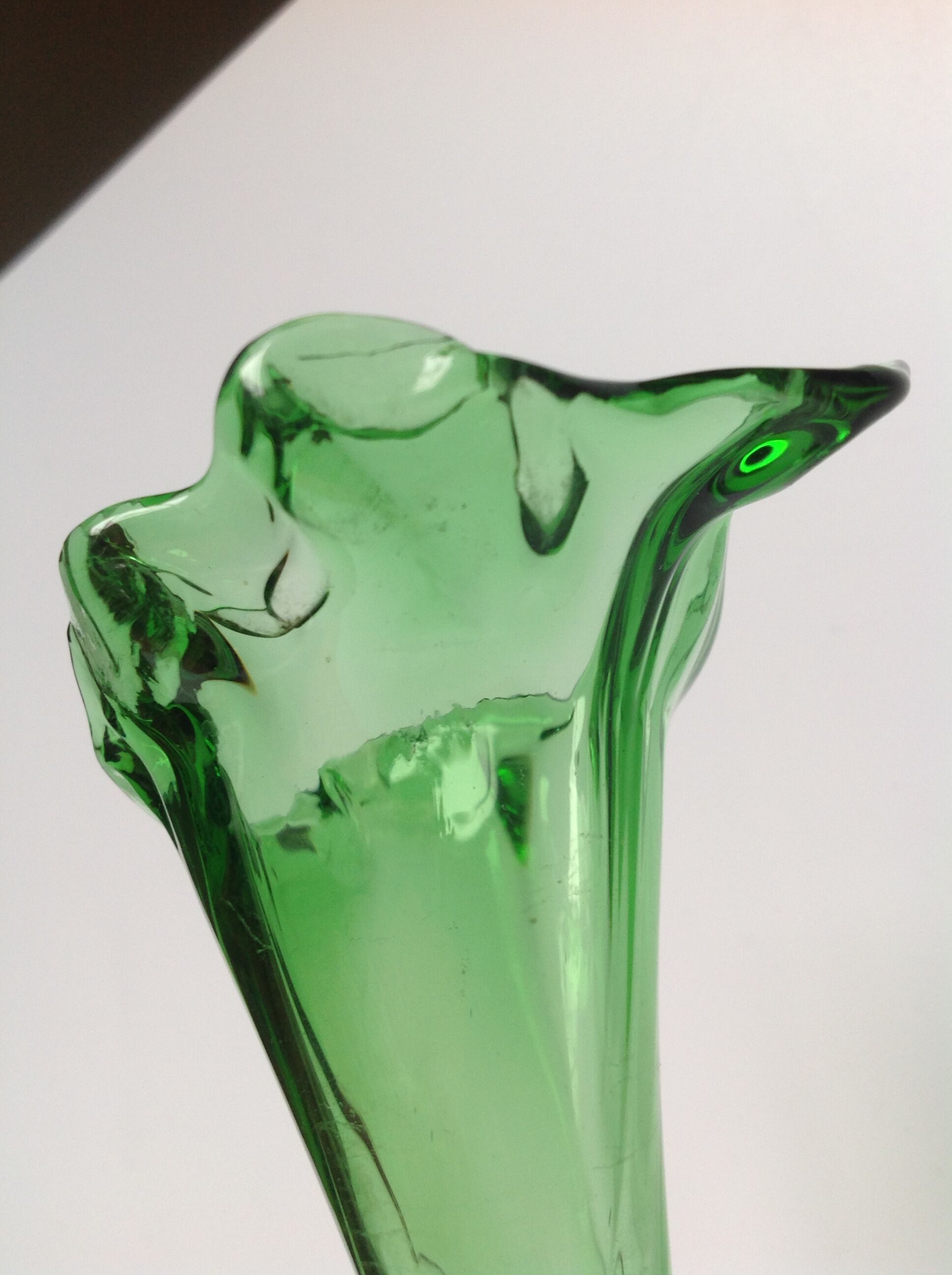 Green soliflore vase