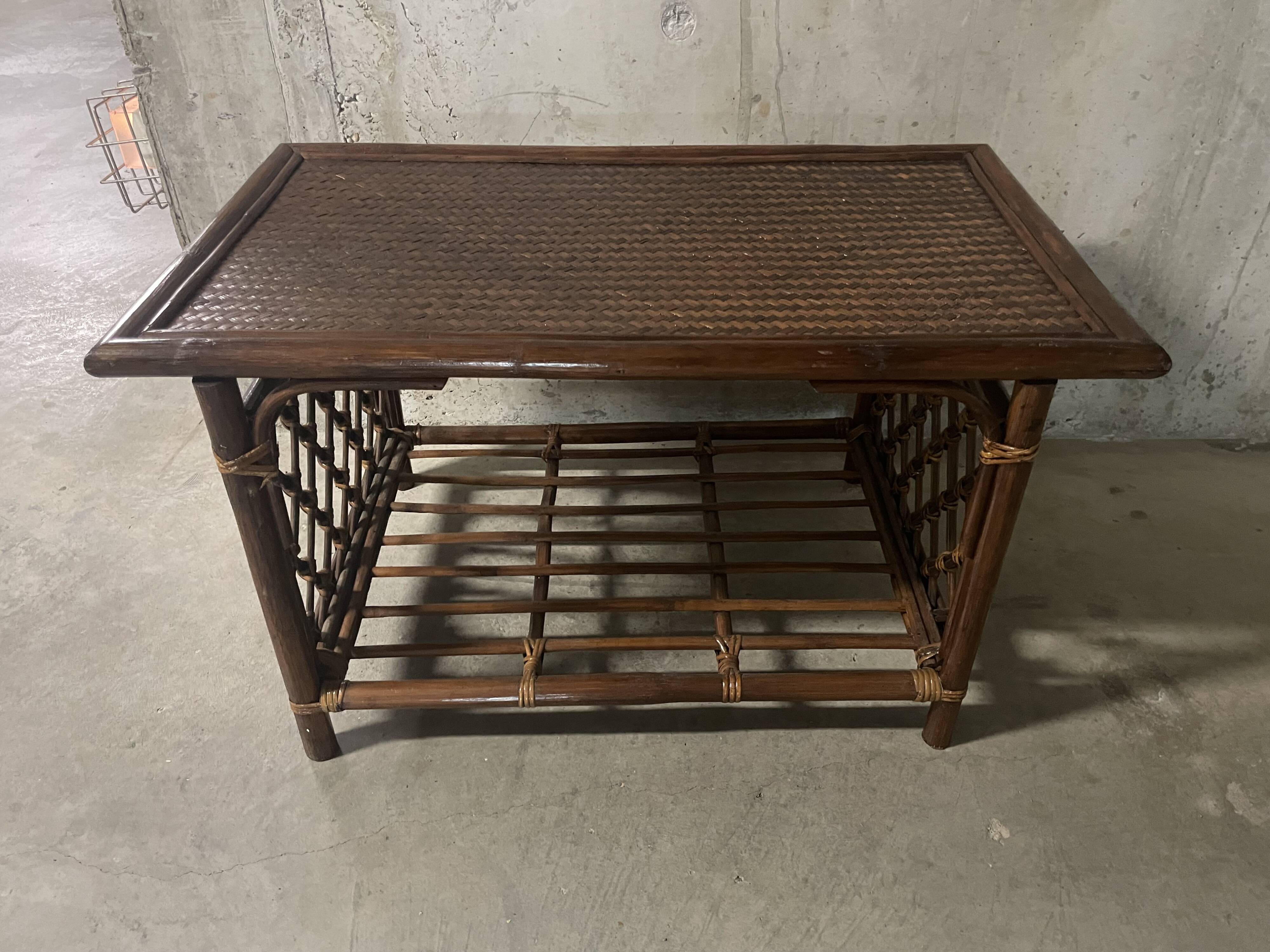 Table basse en rotin, années 70