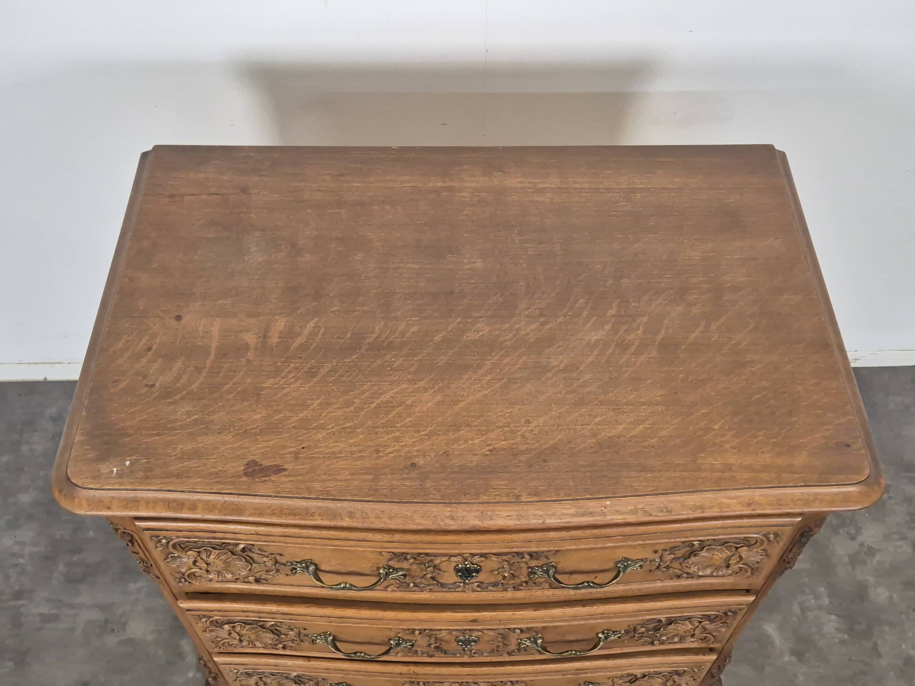 Liege commode in oak in the Louis XIV style