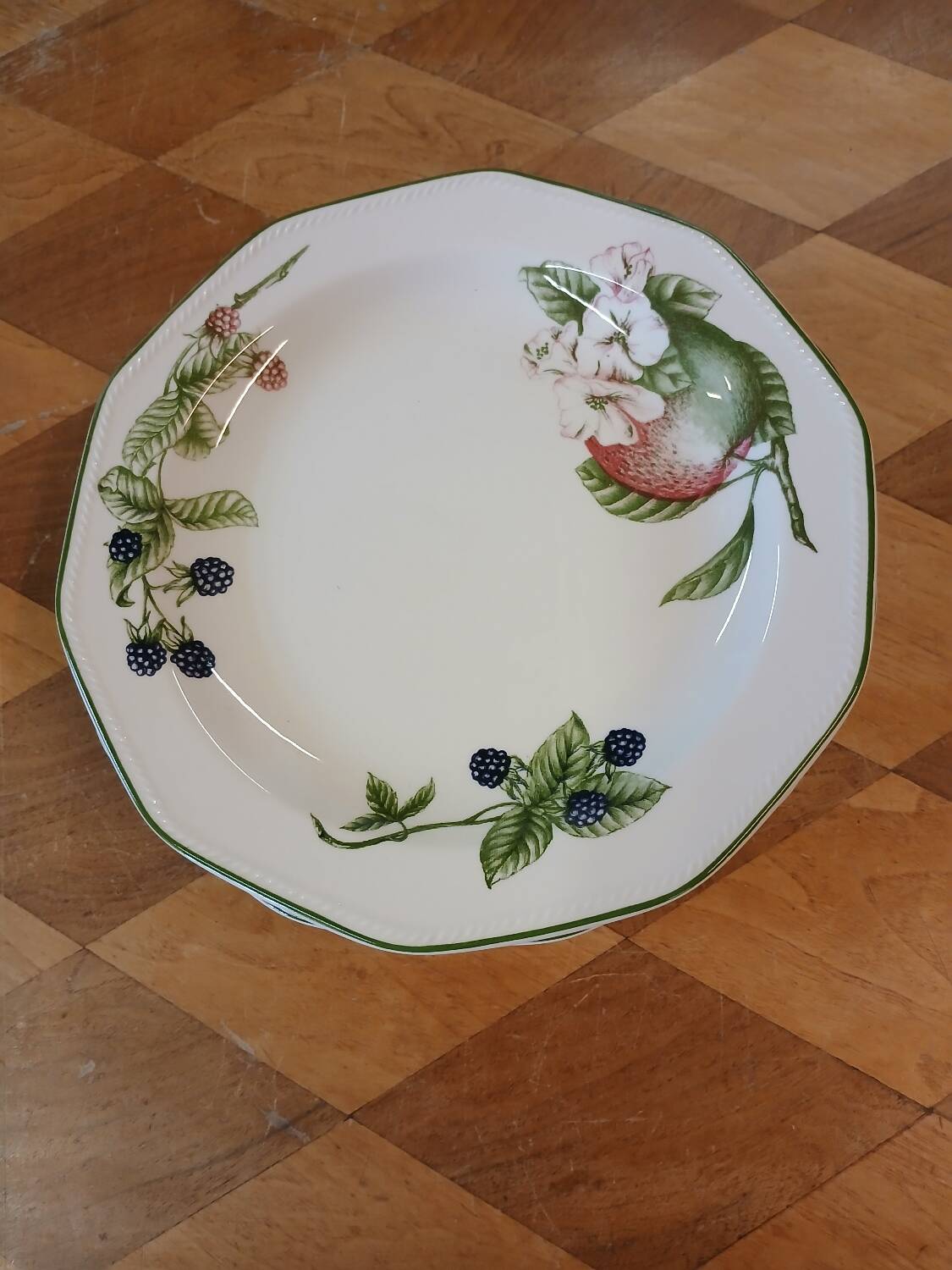 12 Churchill English dinner plates