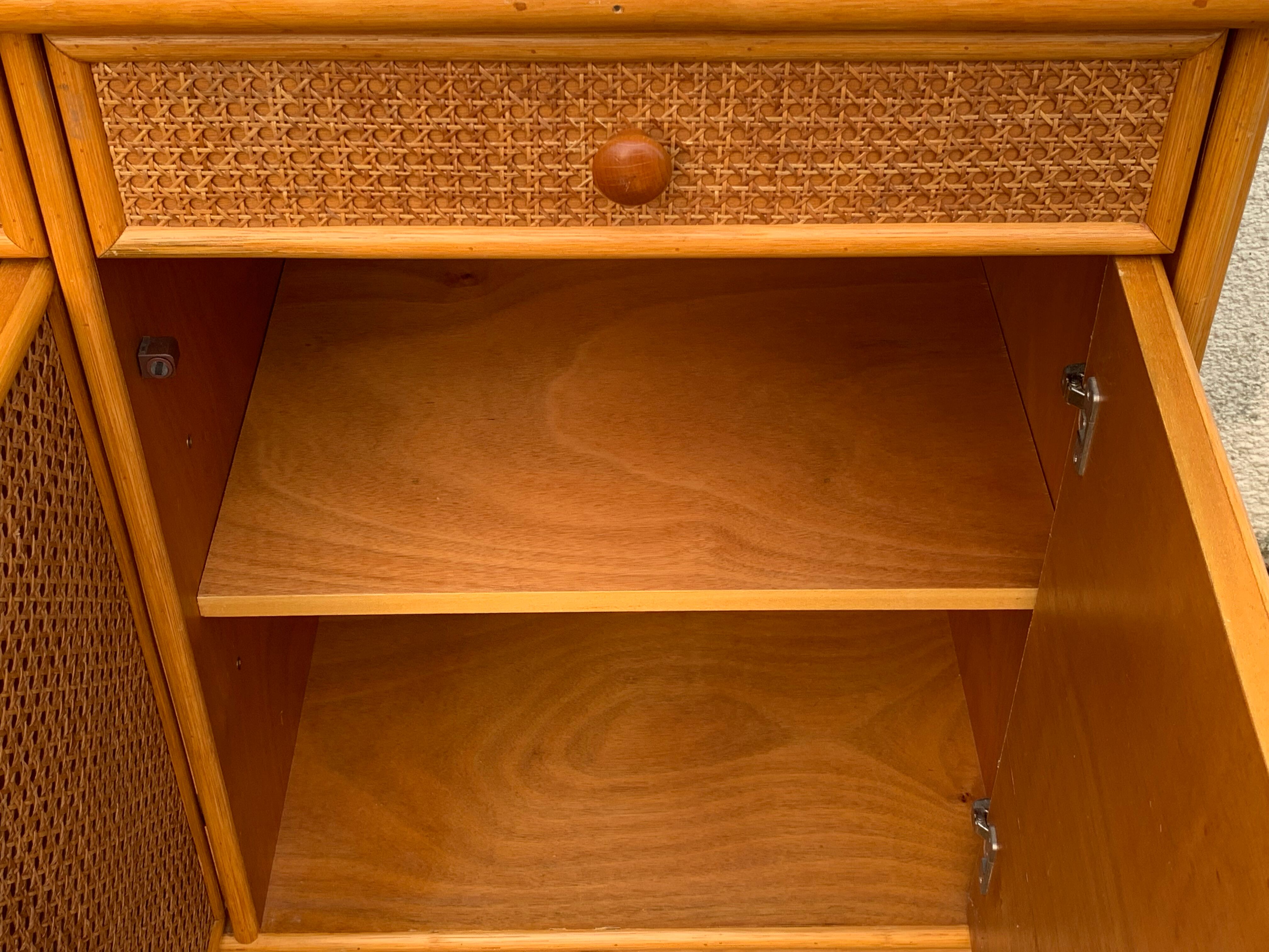 Vintage buffet in bamboo and cannage 1970