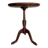 Pedestal table