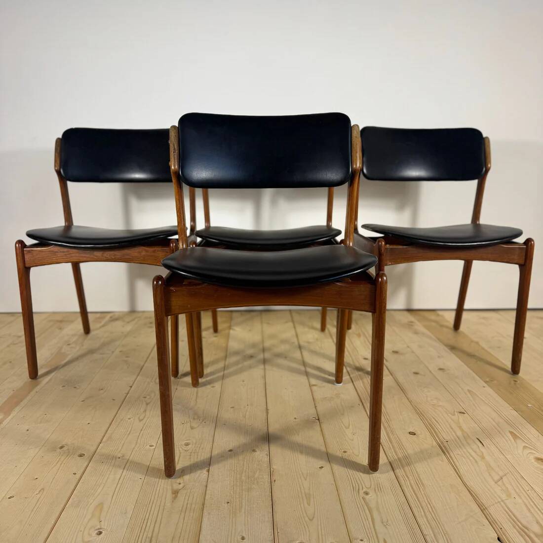 Set of 4 chairs, model no. 49, in rosewood – Erik Buch, Denmark, 1960s