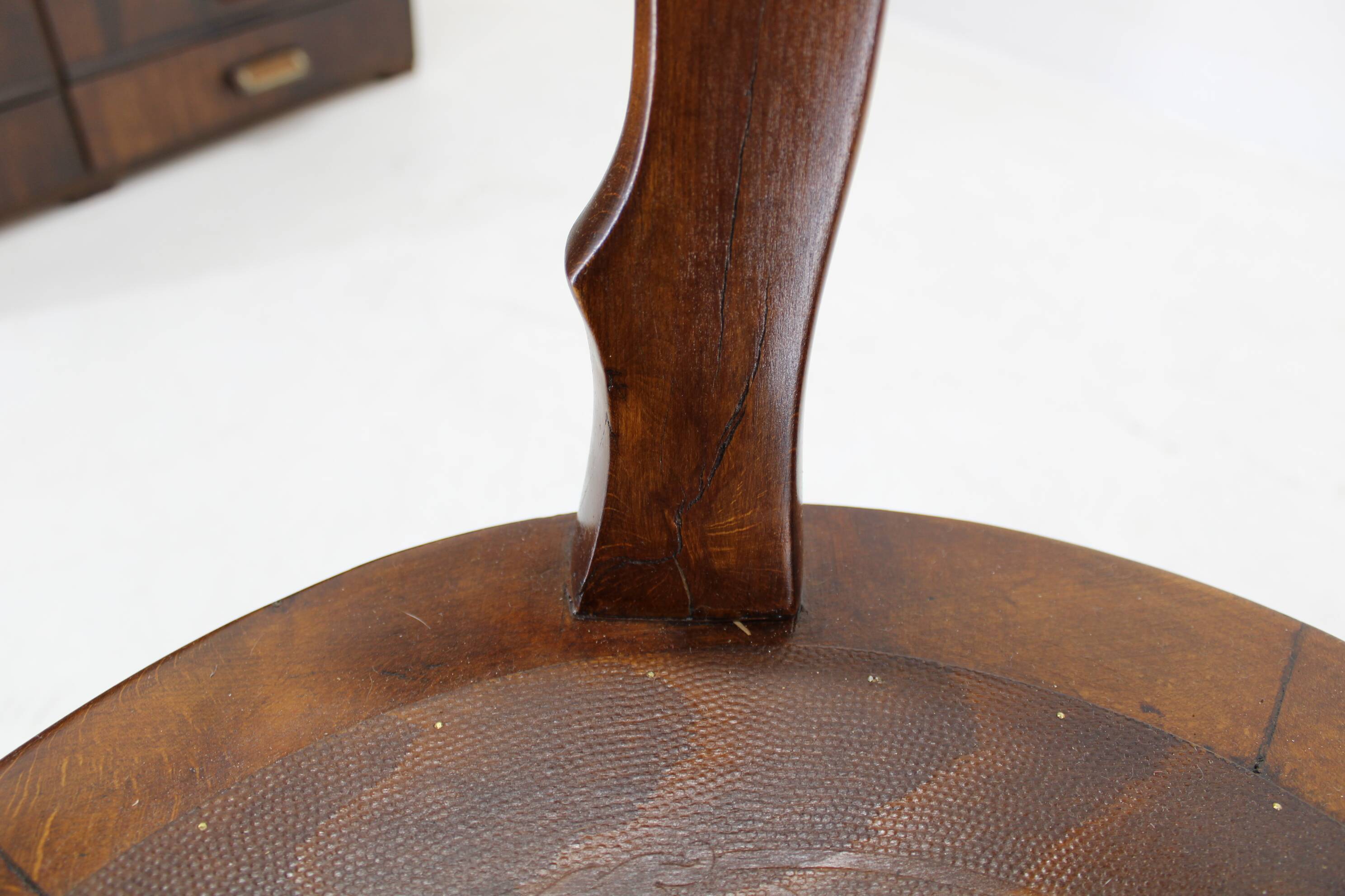 Chaise de barbier pivotante en hêtre restaurée des années 1920, Tchécoslovaquie