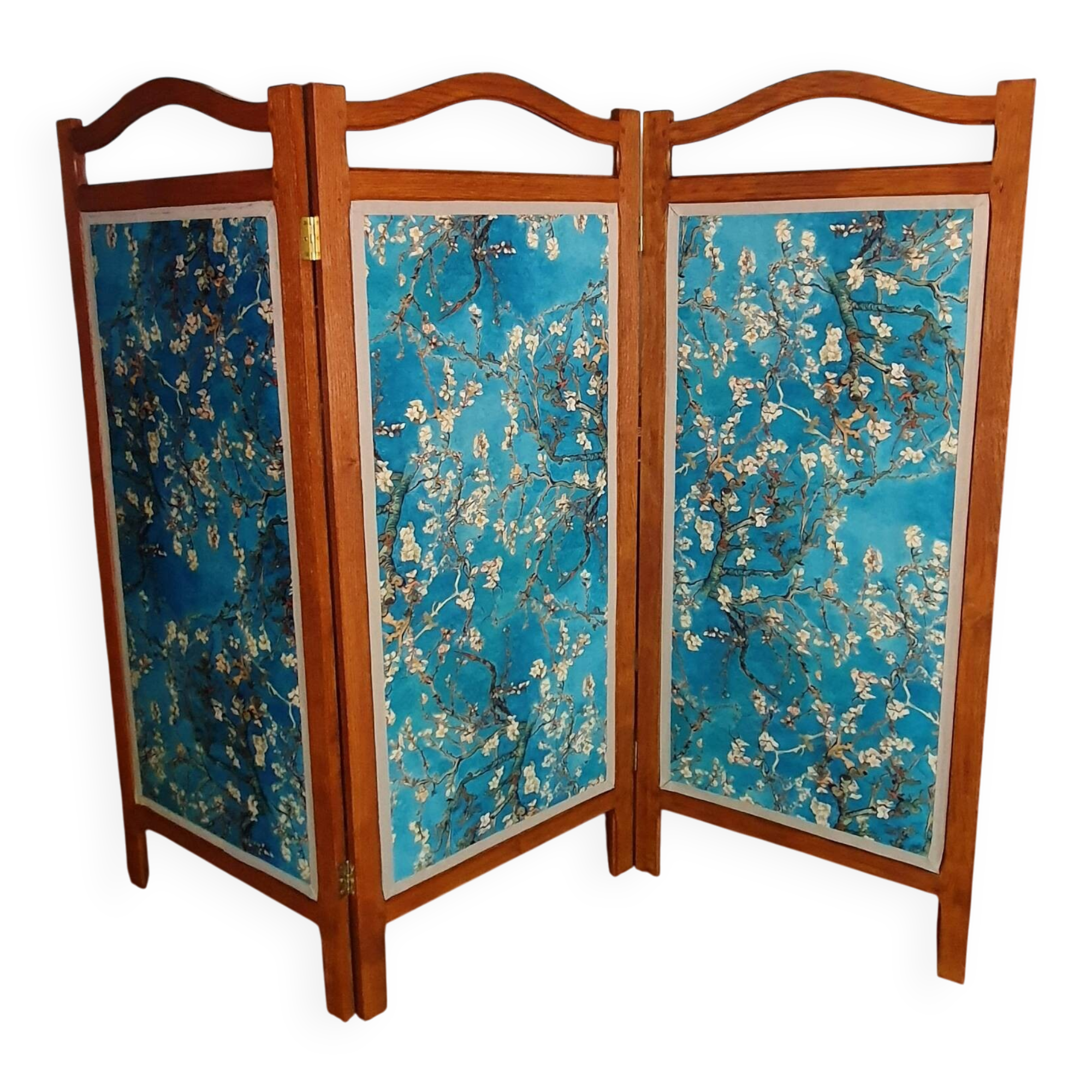 Folding screen with the theme "Almond tree in bloom"