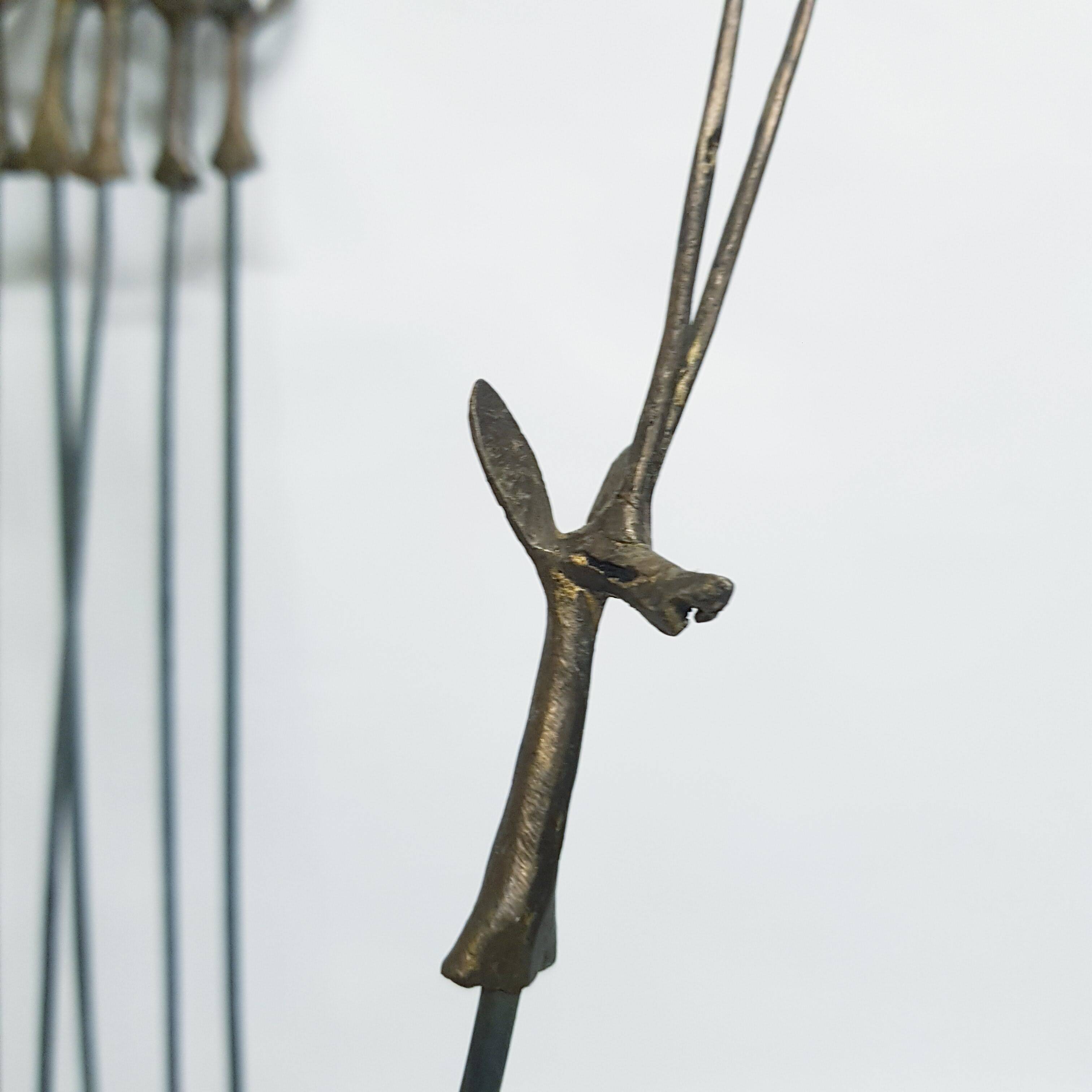 10 brochettes d'antilopes brutalistes