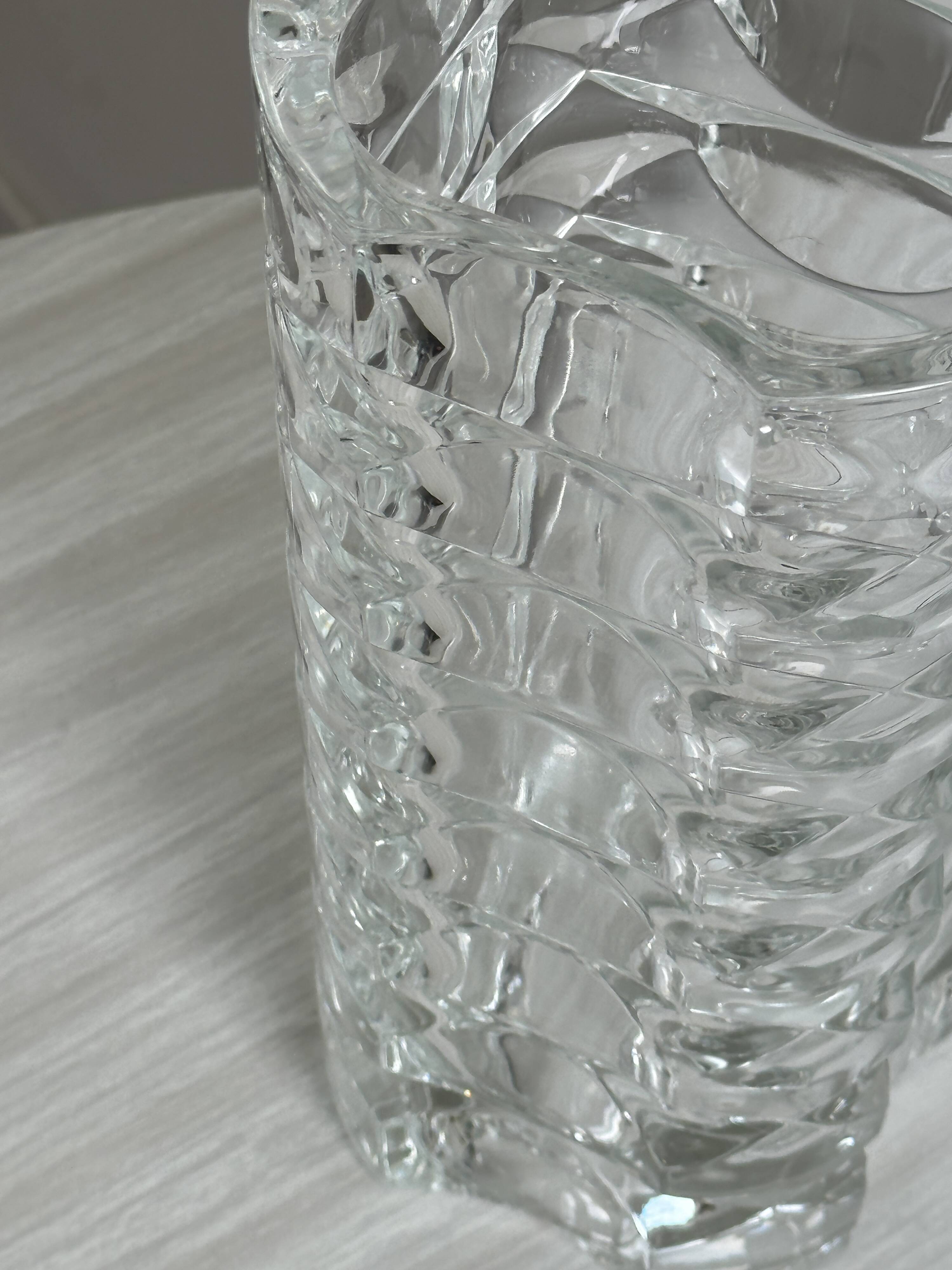 Large clear thick glass vase, heavy vase for large bouquet