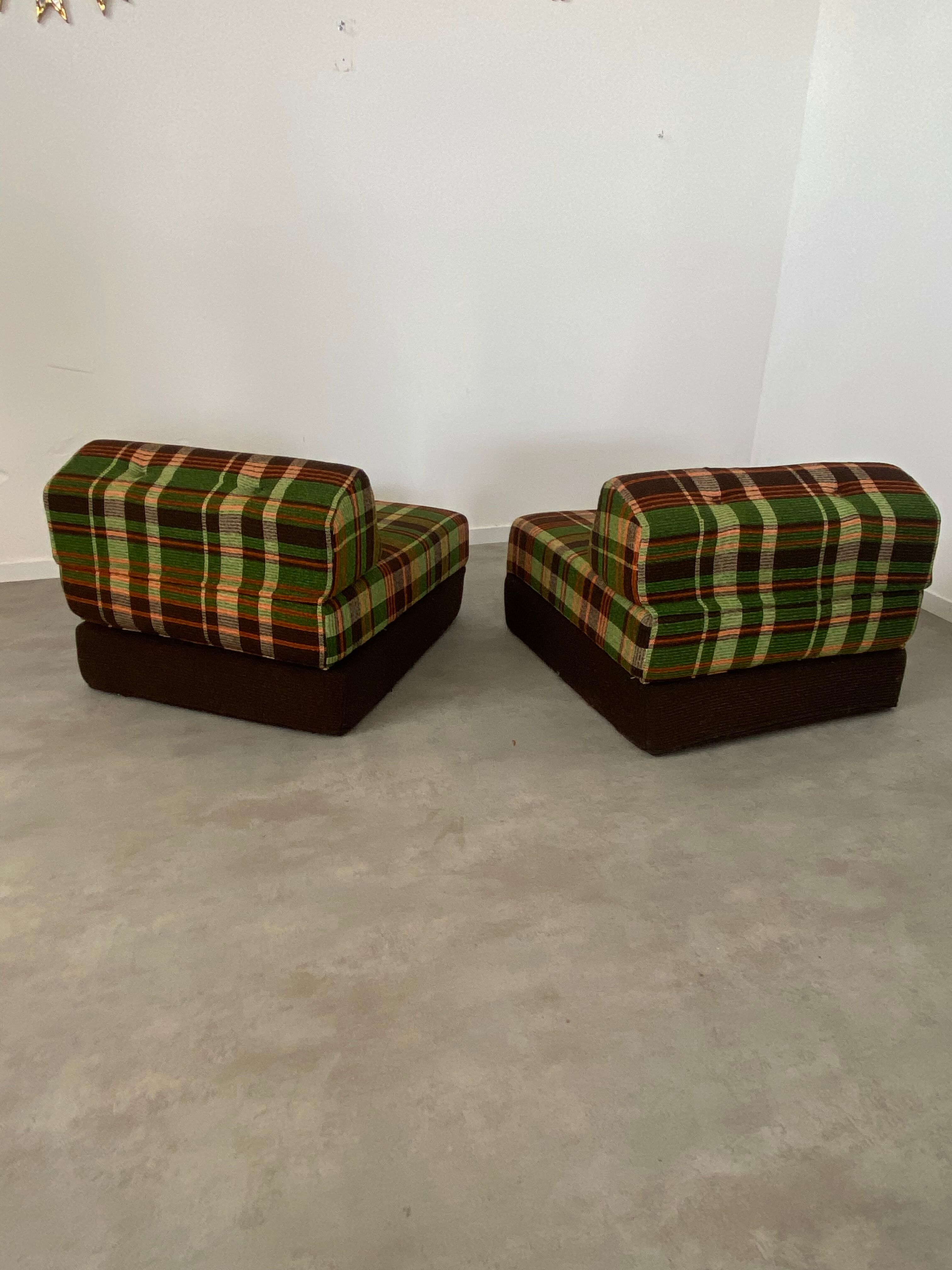 Armchairs / heater seventies checkered / British vintage pop