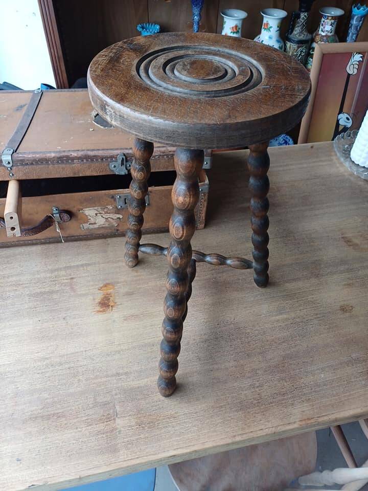 Beaded Tripod Mid-Height Stool