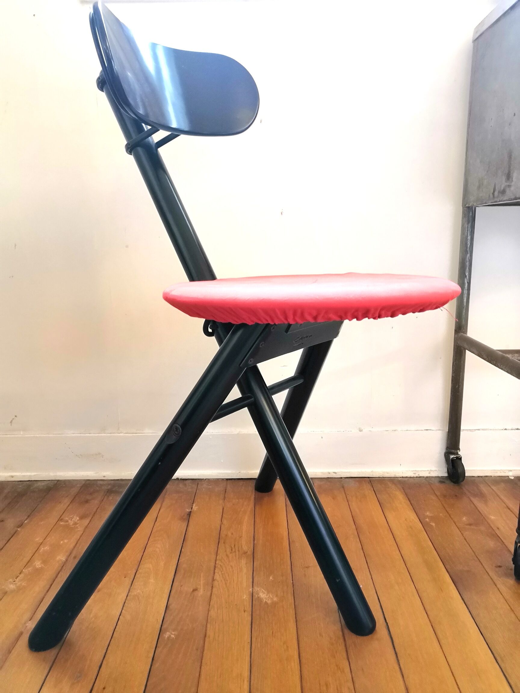 Folding chair design Paolo Orlandini and Roberto Lucci for Calligaris