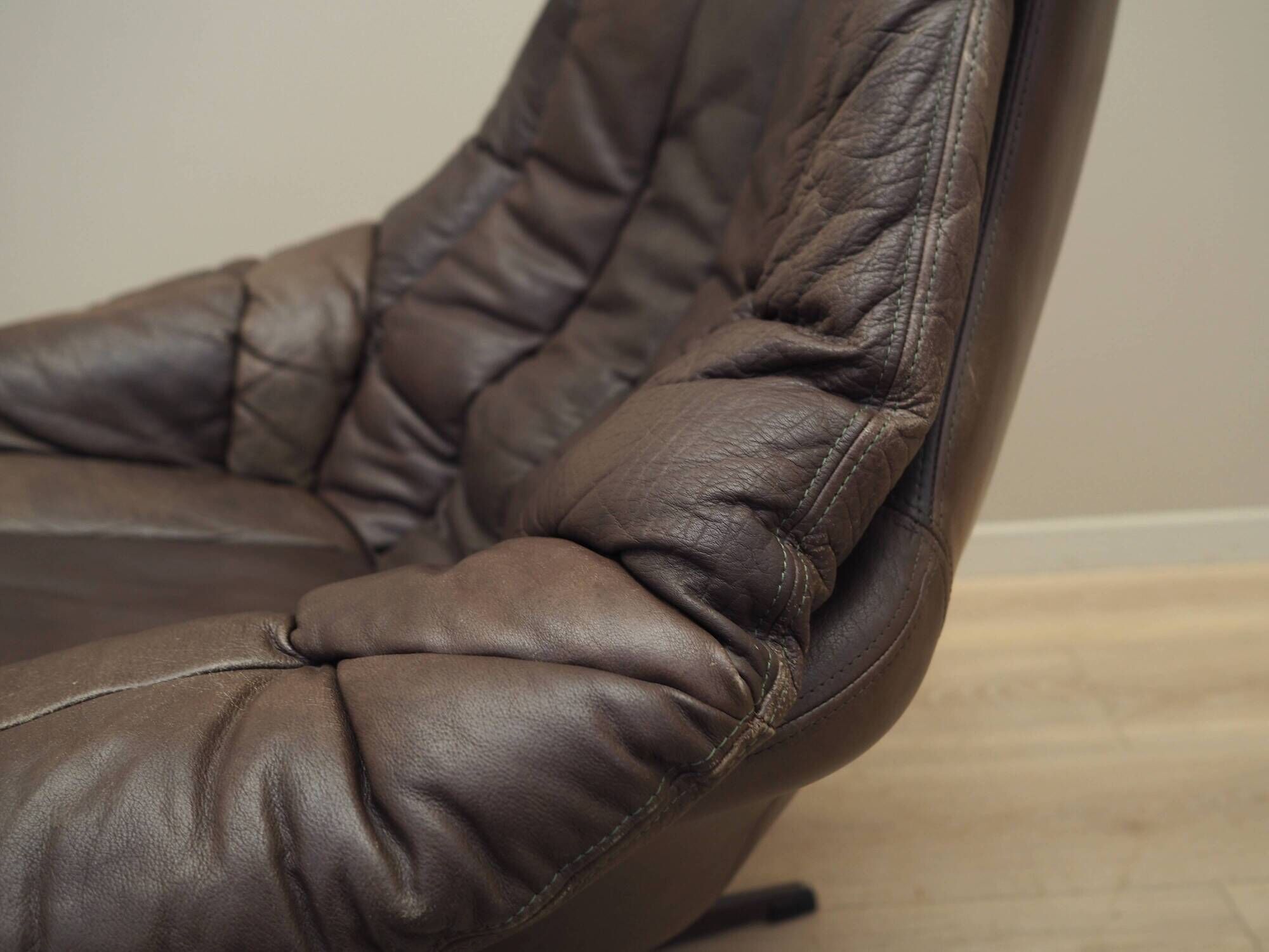 Leather swivel armchair, Danish design, 1960s, designer: H.W. Klein, manufacture: Bramin