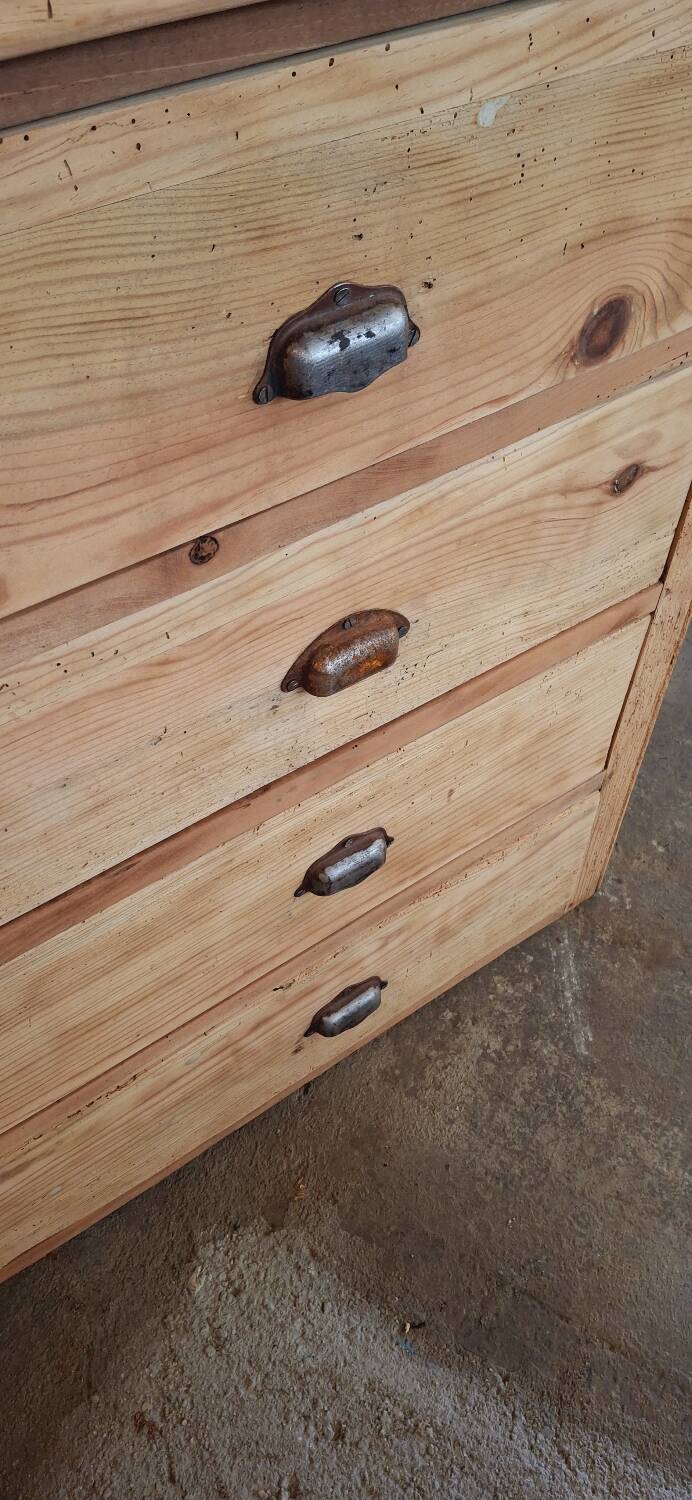 Trade furniture with drawers