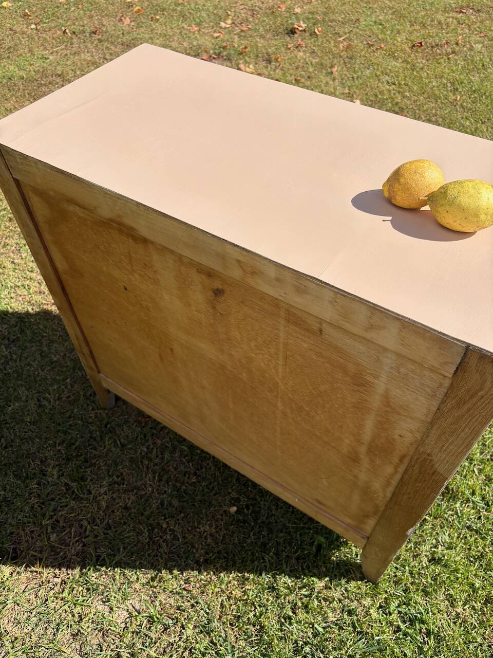 Commode vieux rose