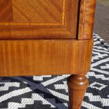 Ancienne armoire de style Louis XVI avec marqueterie et bronzes