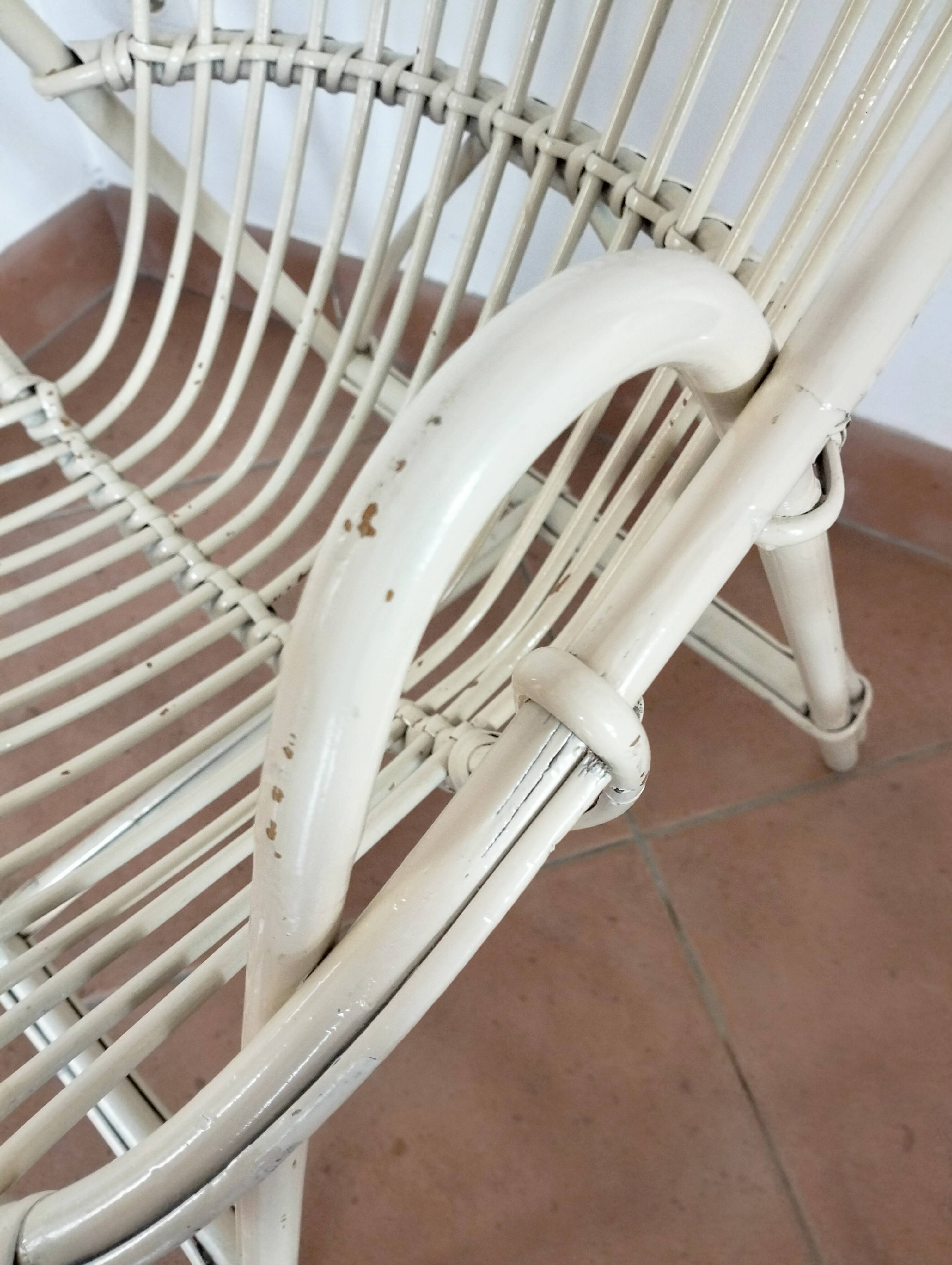 Fauteuil coquille en rotin blanc