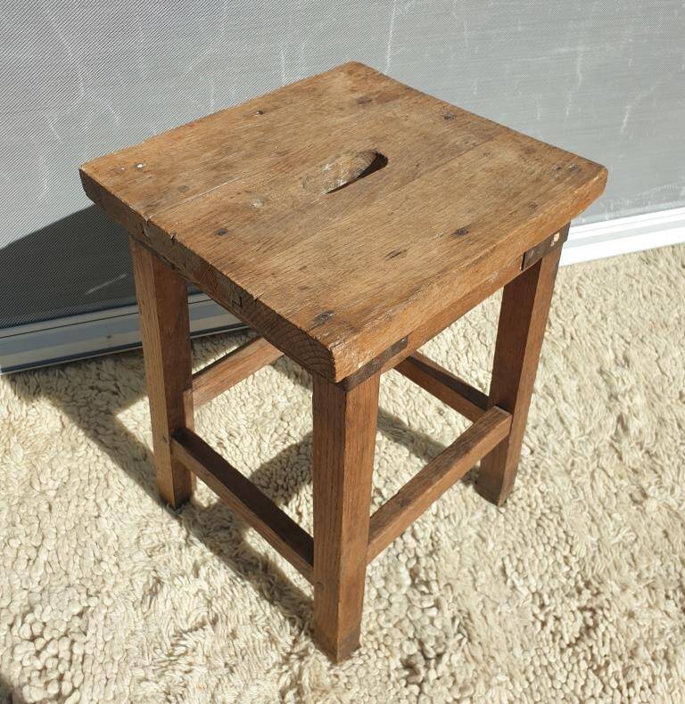 Oak workshop stool with grip