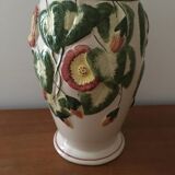 Vase en barbotine motifs floraux numeroté