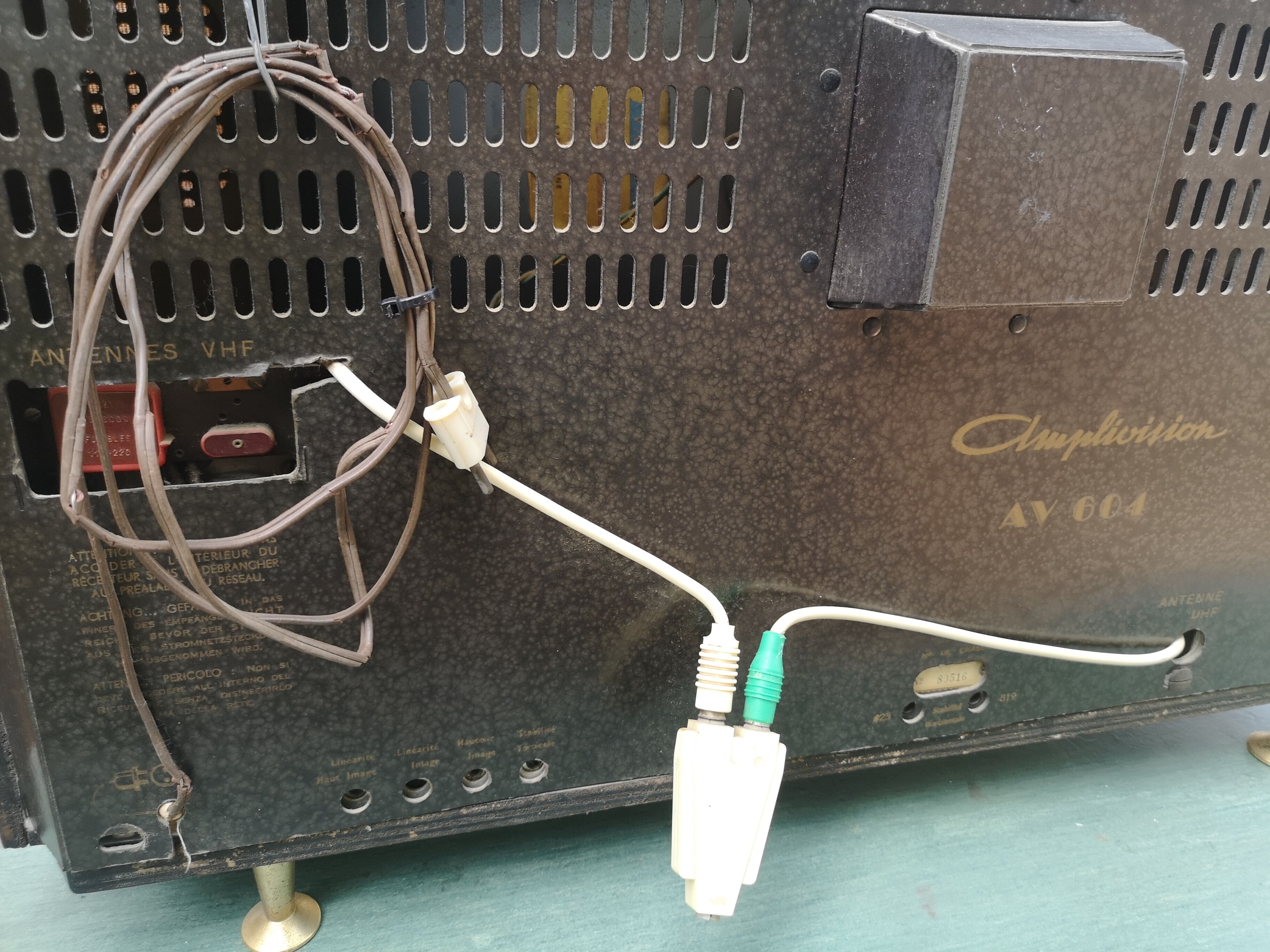 Vintage television Amplivision model AV 604