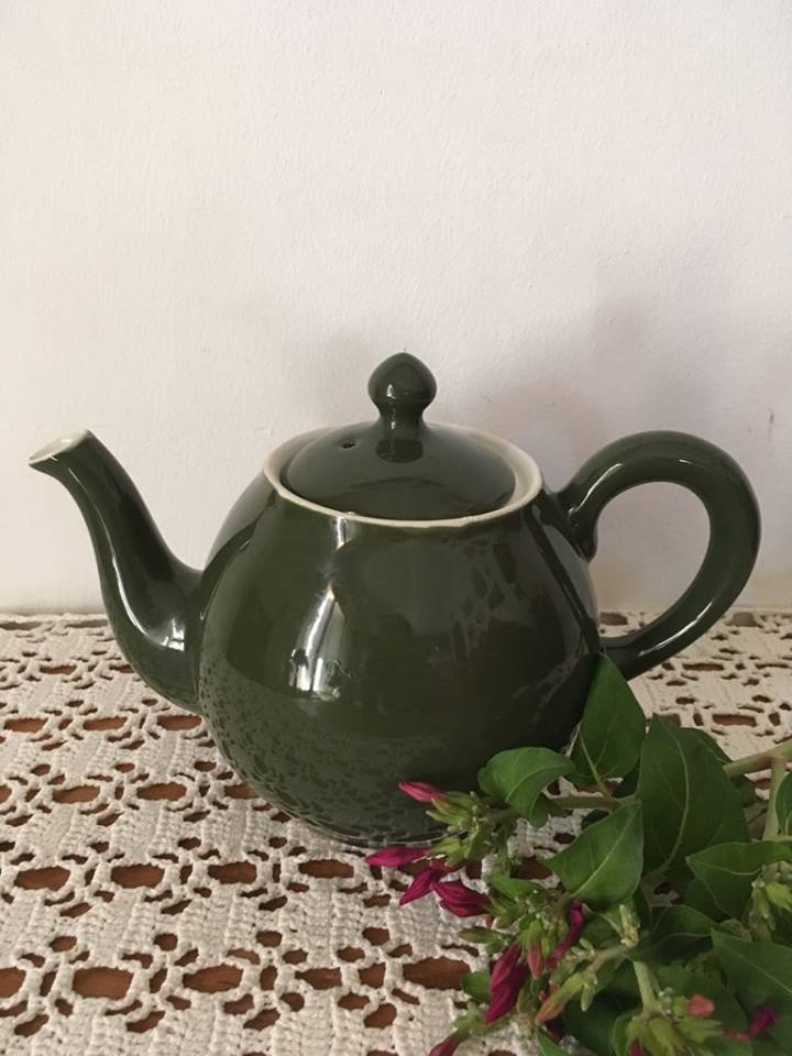 Teapot green style bistro