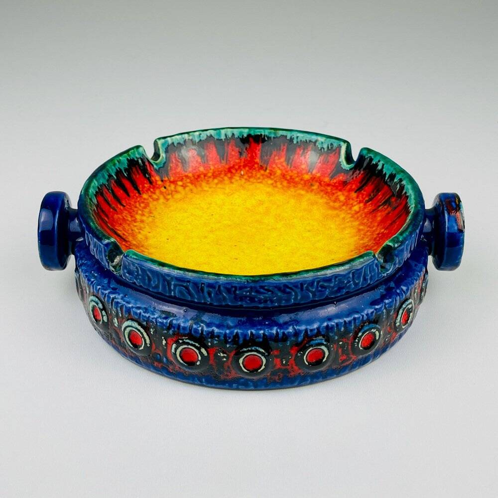 Relief Series Saturn ashtray in ceramic attributed to Dümler & Breiden, West Germany, 1970s.