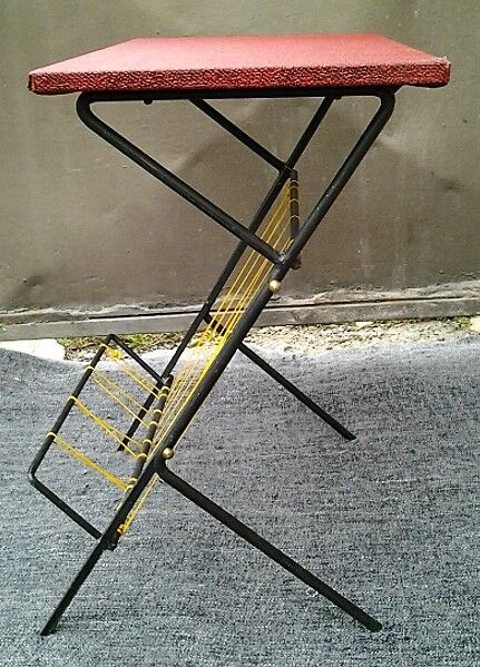 End table magazine door Scoubidou