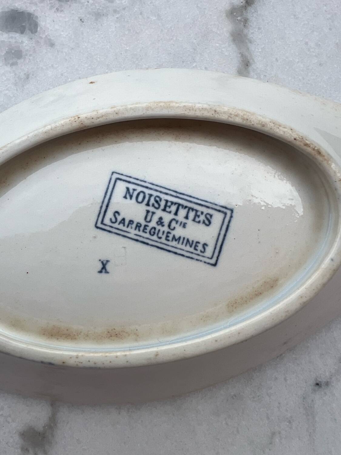 Sarreguemines Hazelnuts Iron Earth Ramekin Dish