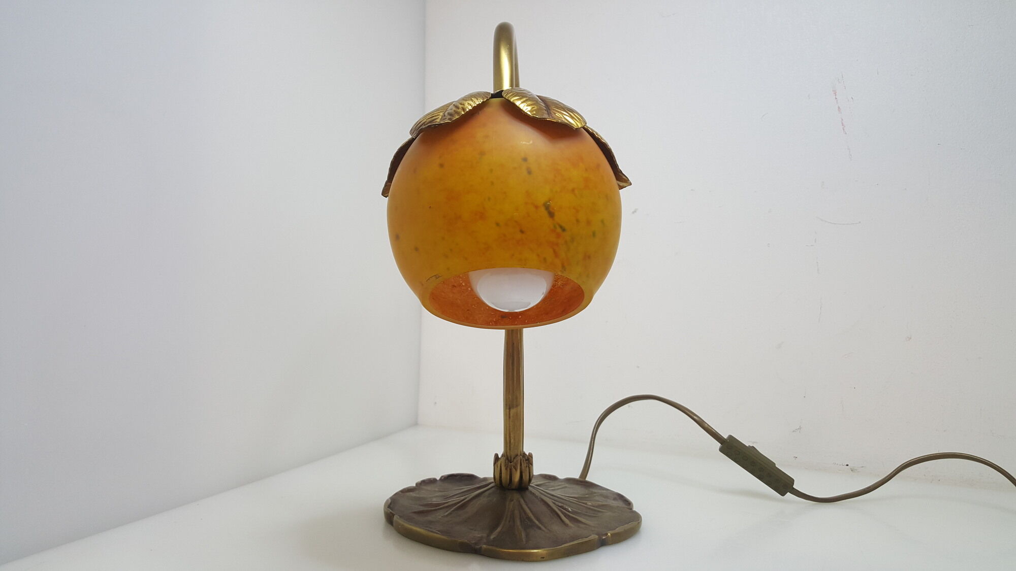 Bronze water lily foot lamp and Art Nouveau style glass paste