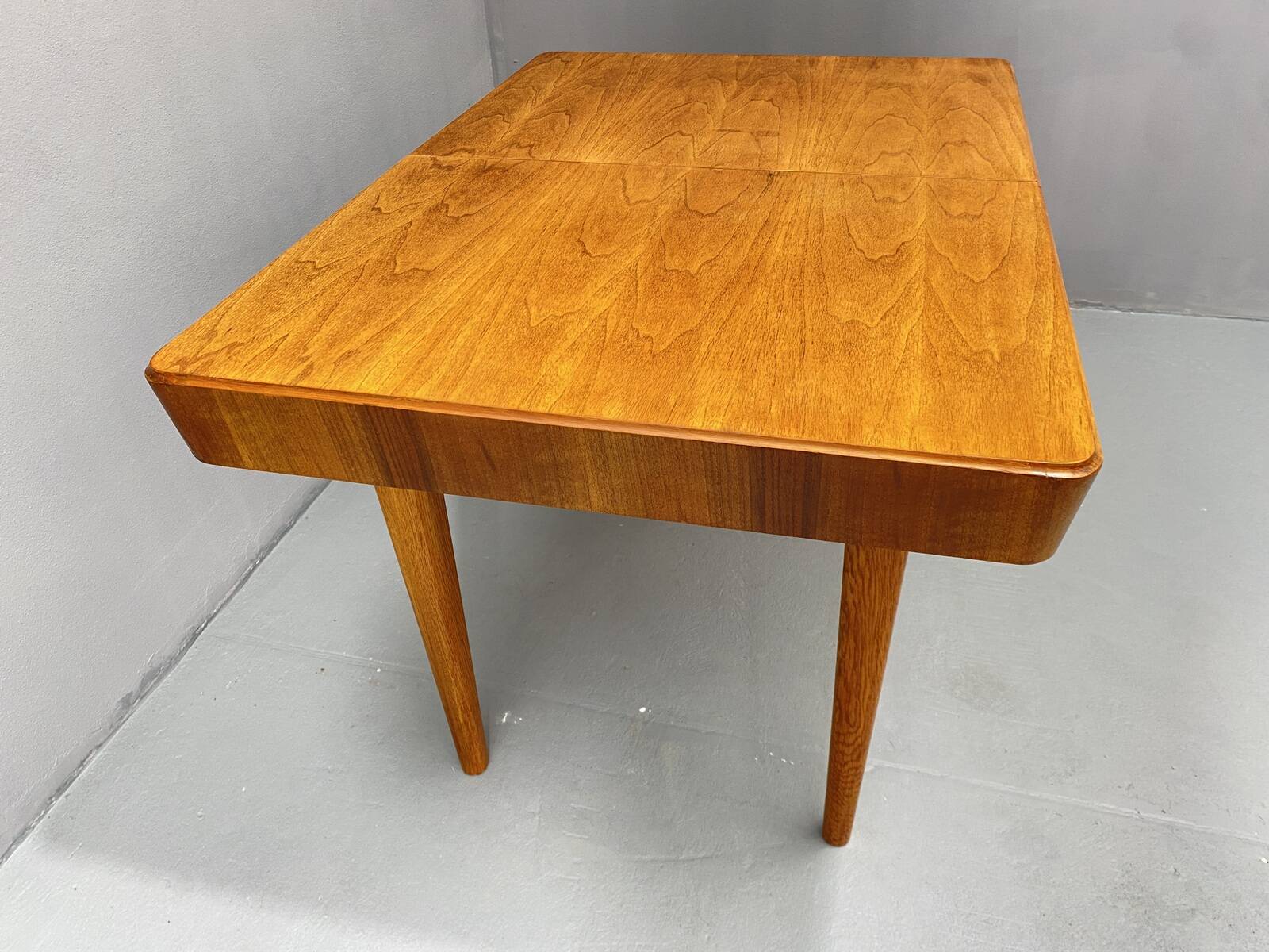 Table à manger réglable en noyer par Setona, années 1950, Tchécoslovaquie
