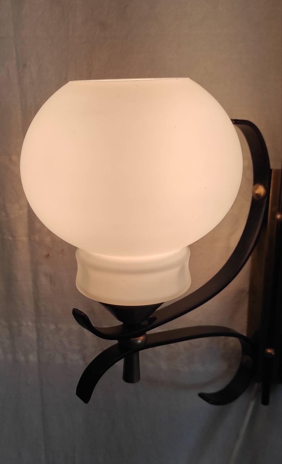 Opaline double globe wall lamp, wrought iron and brass - 50s/60s