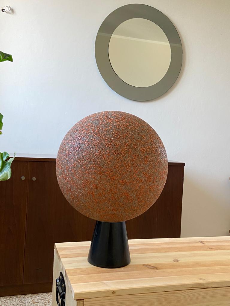 Lampe de table « Marte » avec base en marbre noir Marquina Jonh & Silvia Reid Années 1960