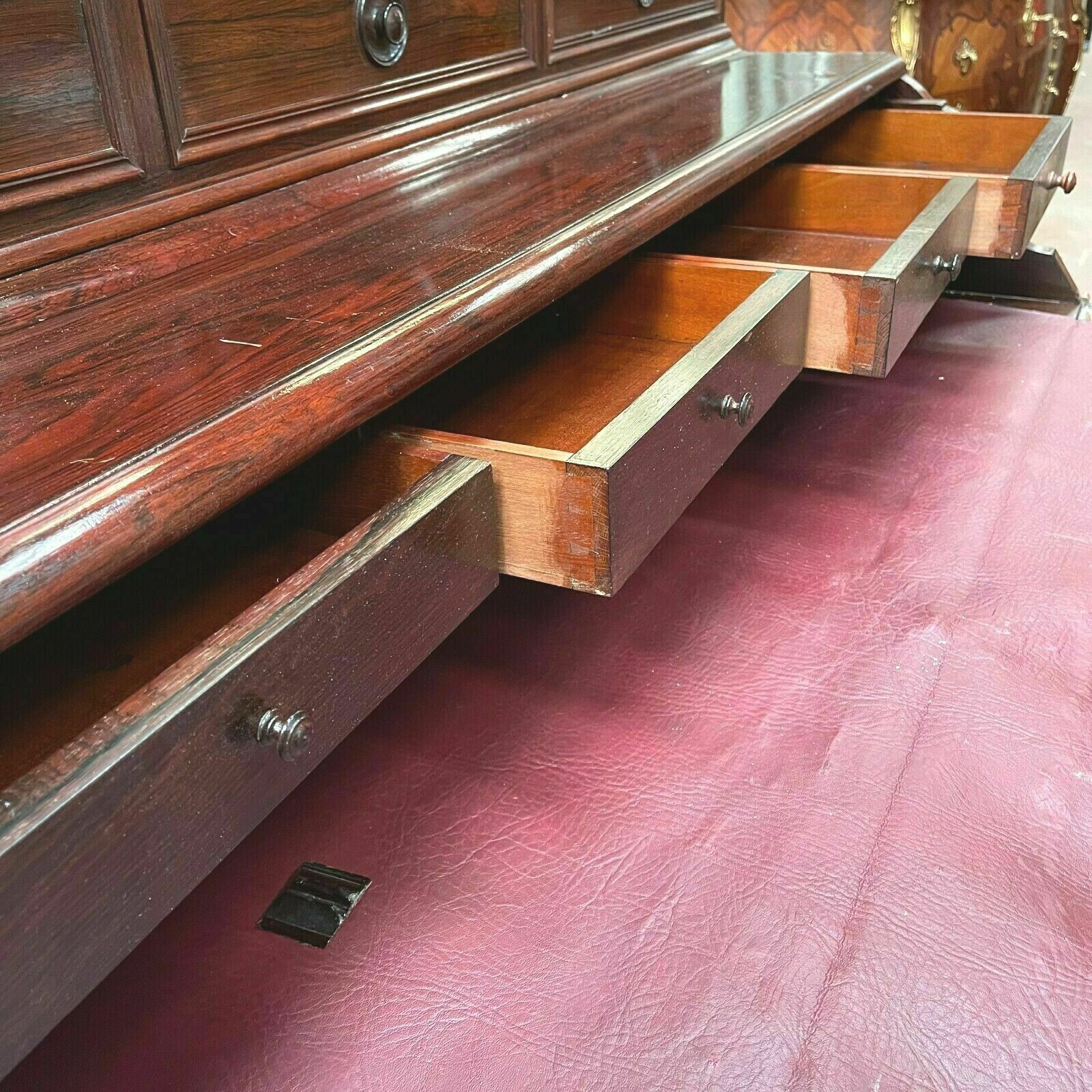 Napoleon III desk in rosewood with caissons and bleachers XIX century