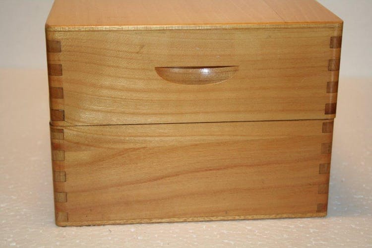 Patent wooden card box