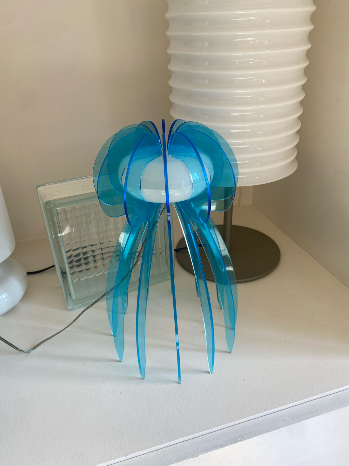 Lamp in plexiglass or vintage plexi in the shape of jellyfish