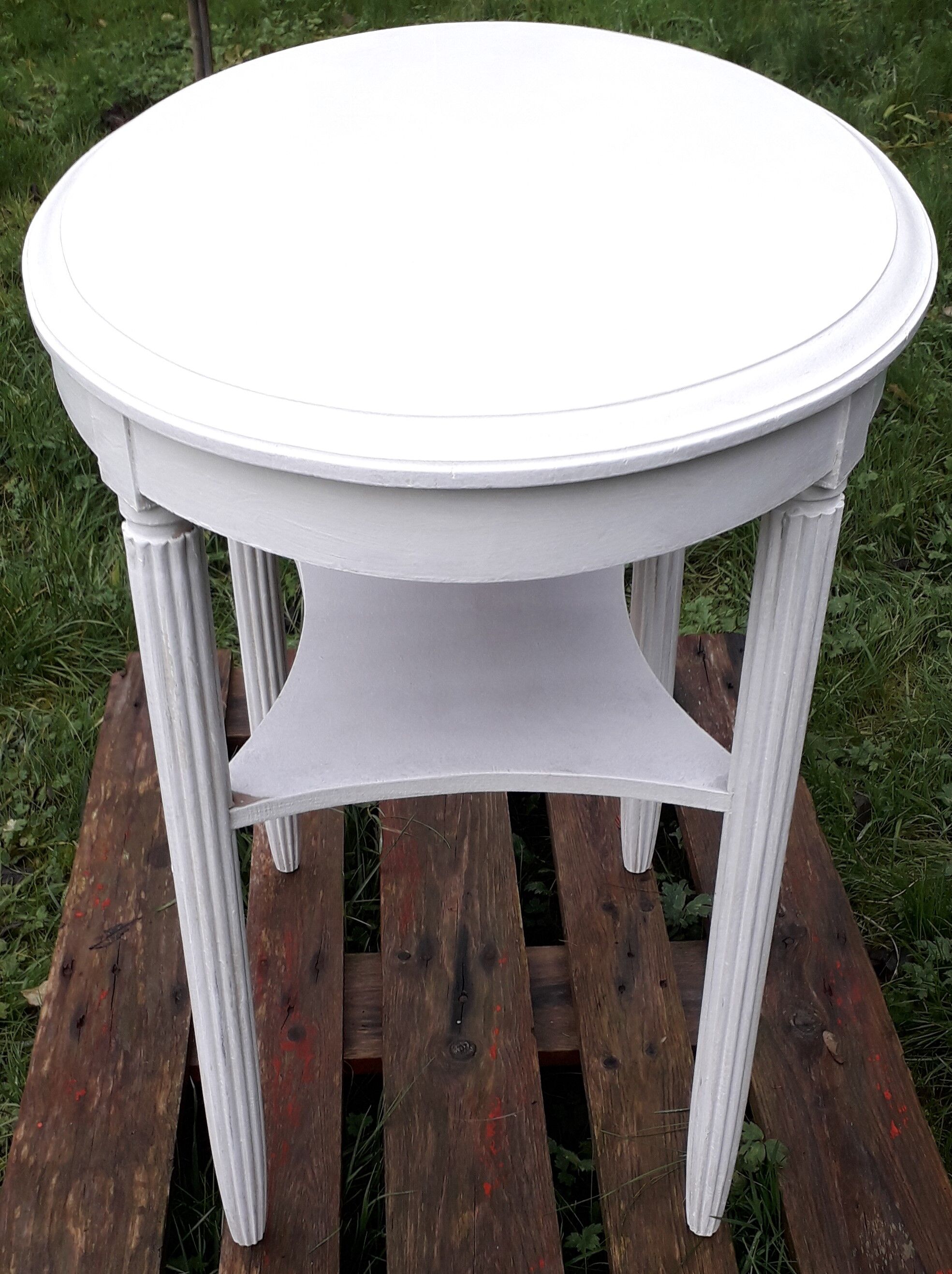 Oval table late 19th century wooden