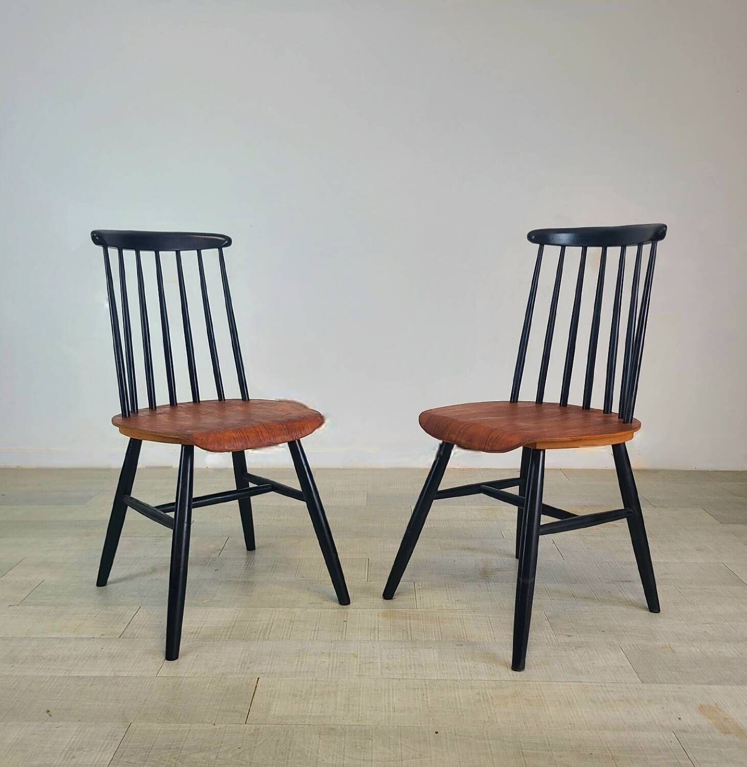Fanett chairs design Ilmarii Tapiovaara vintage Scandinavian