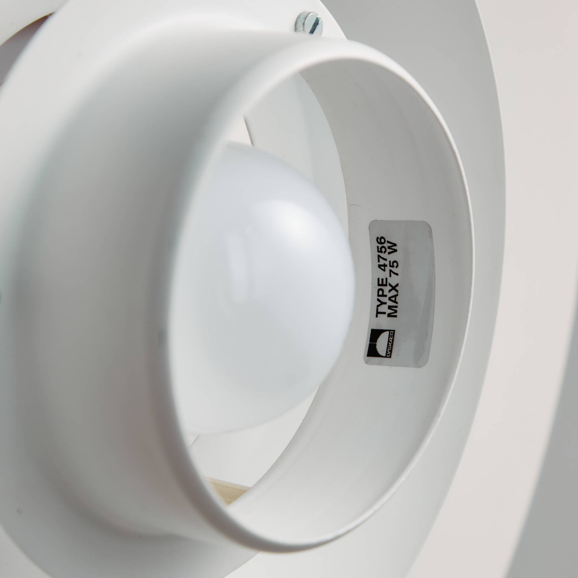 Suspension Type 4756 par Lyskær Belysning