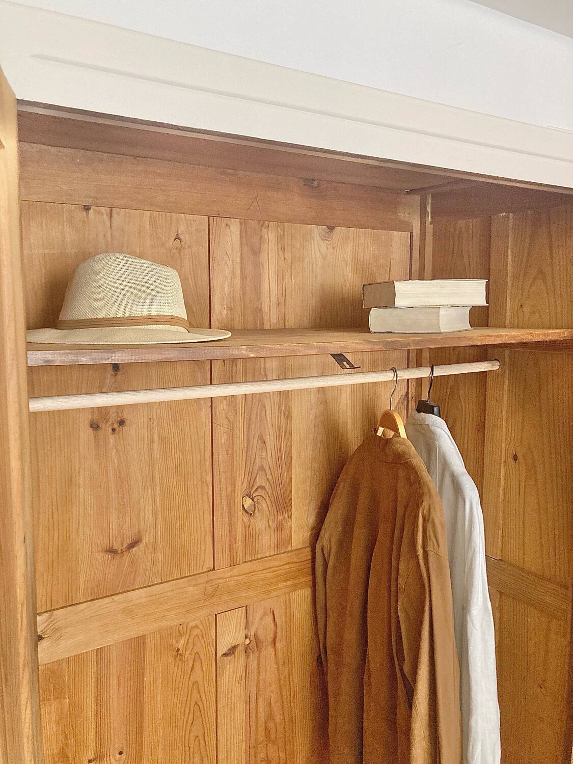 Armoire parisienne