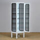 Armoire médicale vintage en fer et verre années 1970
