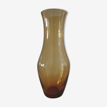 Vase en verre ambré