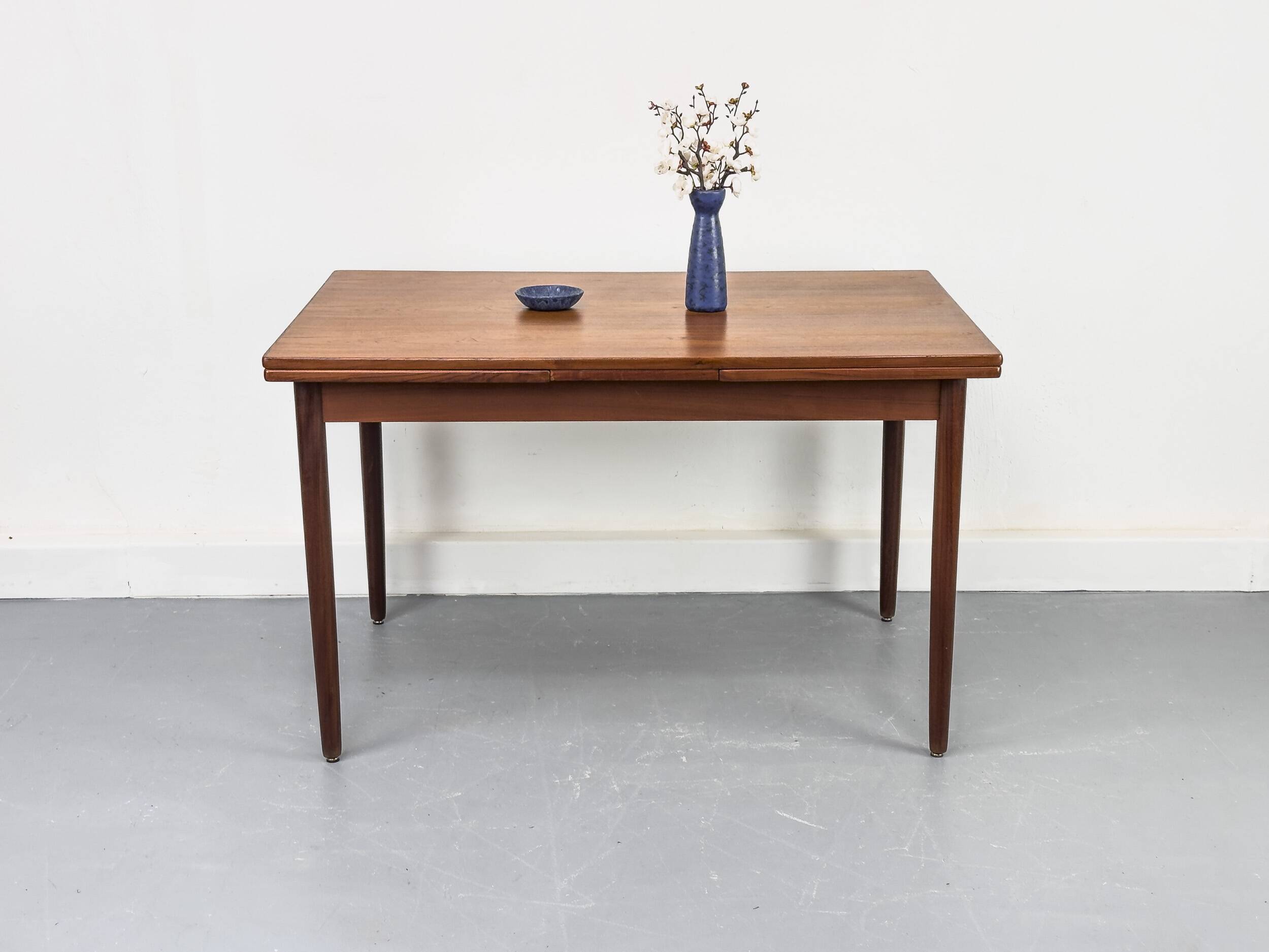 Table danoise extensible en teck, 1960