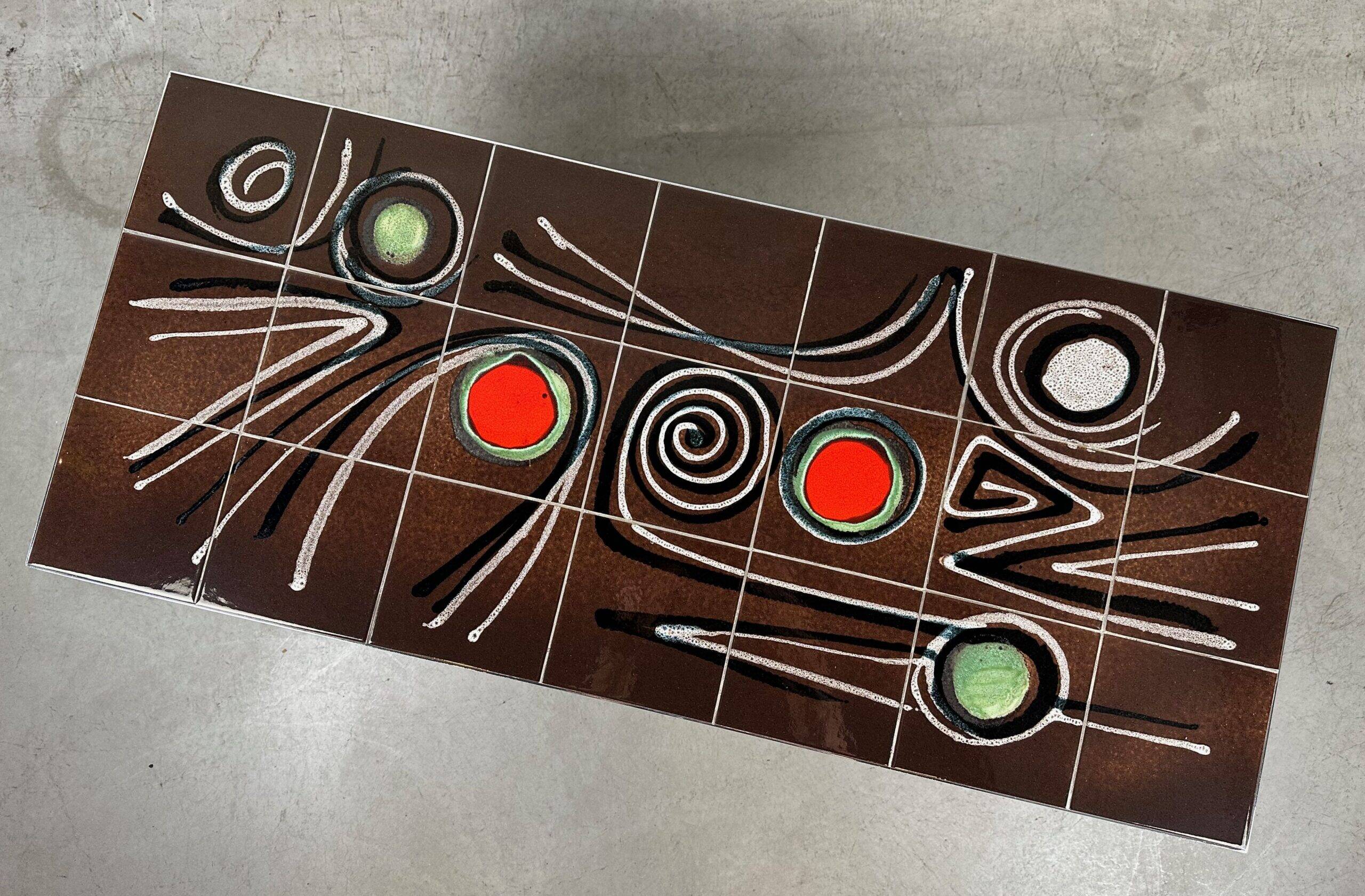 Table basse des années 50 – céramique et chrome