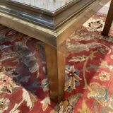 Table basse en métal doré et miroir 1970