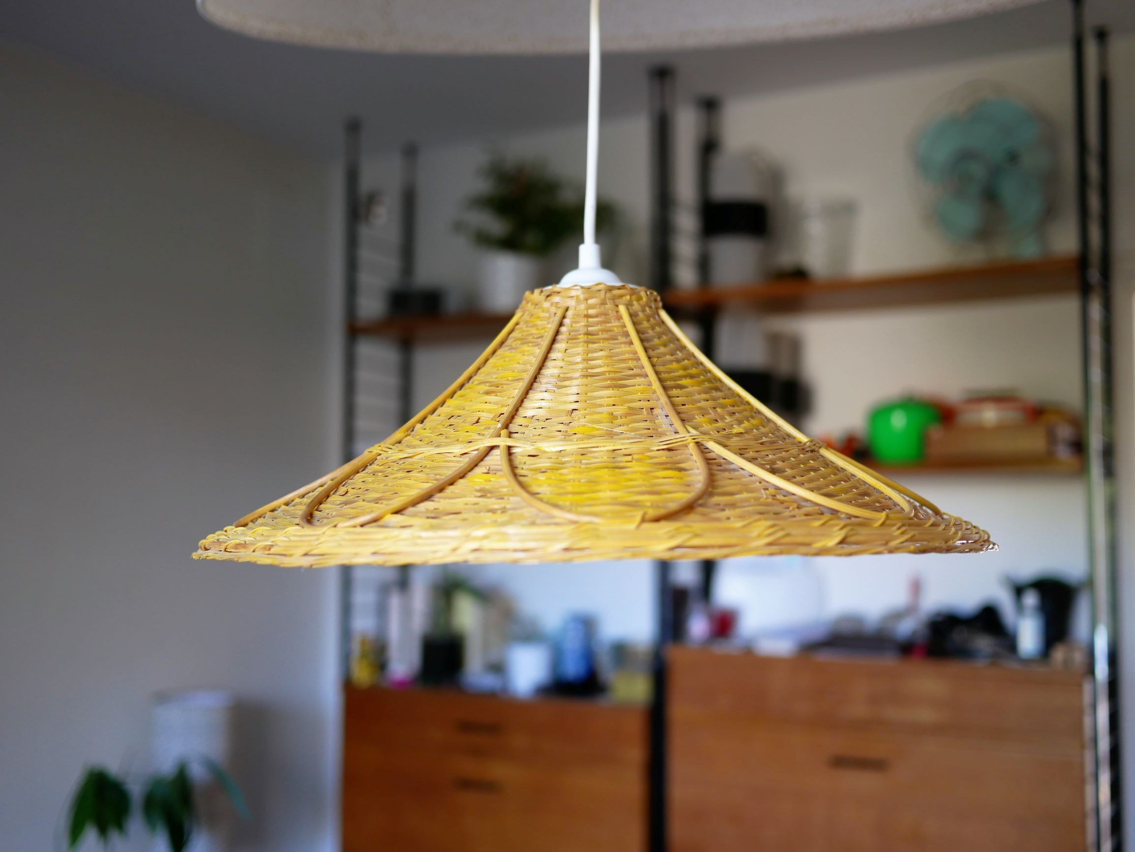 Vintage rattan suspension