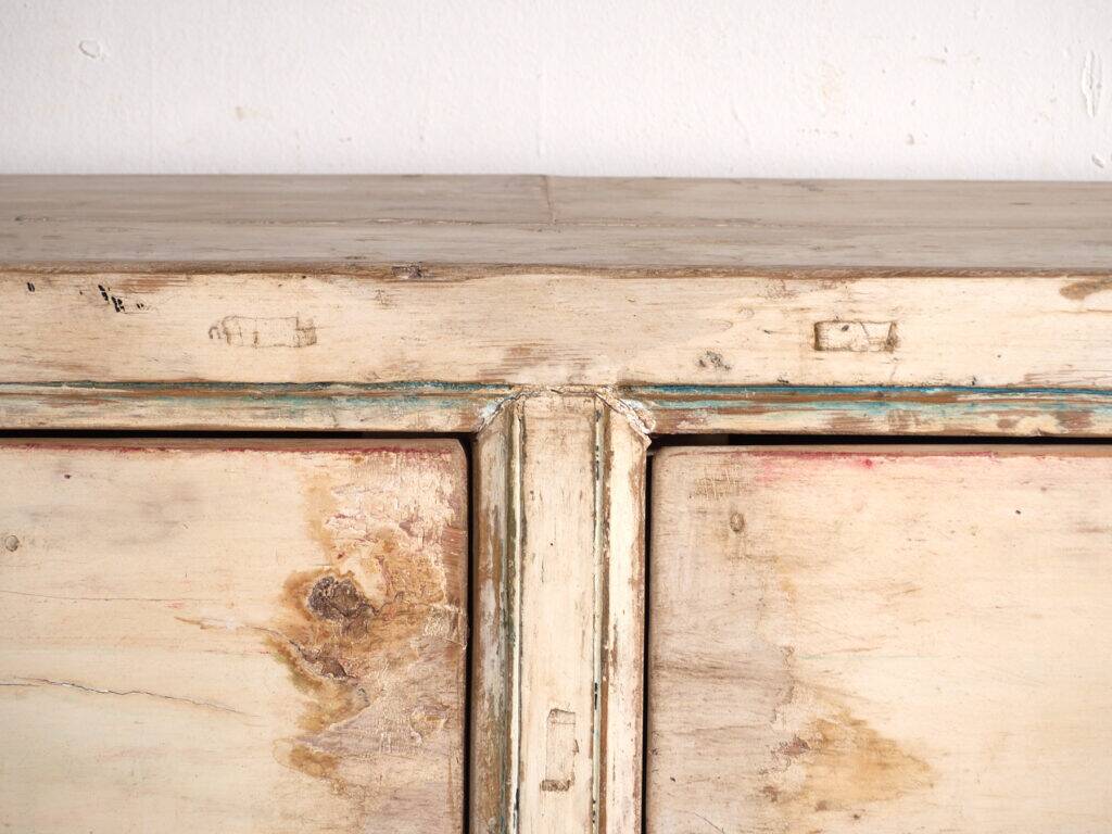Buffet ancien peint en bois d’orme – Chine, vers 1900